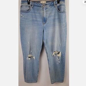 ABERCROMBIE AND FITCH Curve Love High Rise Mom Jeans Distressed Size 18